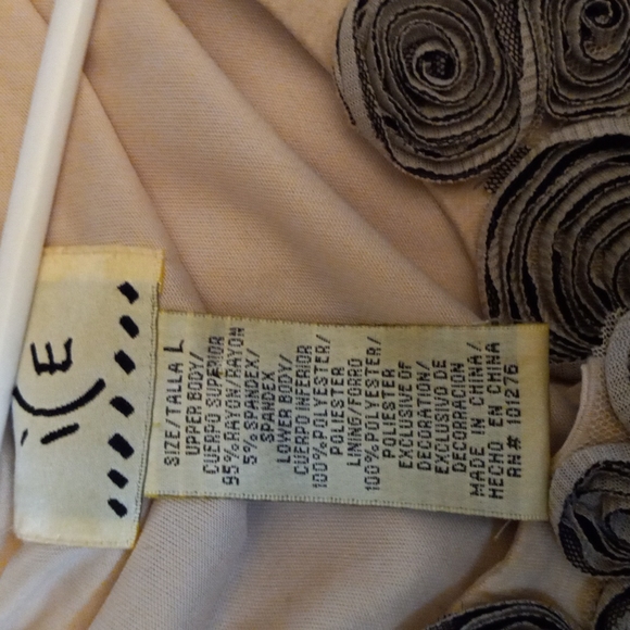 I (e Cream Rosette Top Size Large - Picture 8 of 8